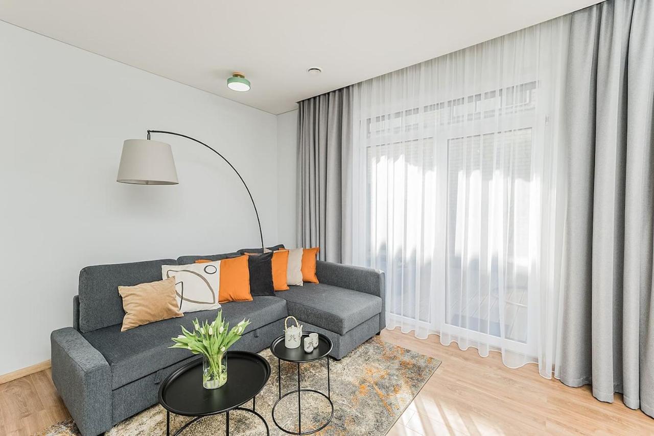 Lovely Apartment With Private Terrace By Urban Rent Kaunas Kültér fotó