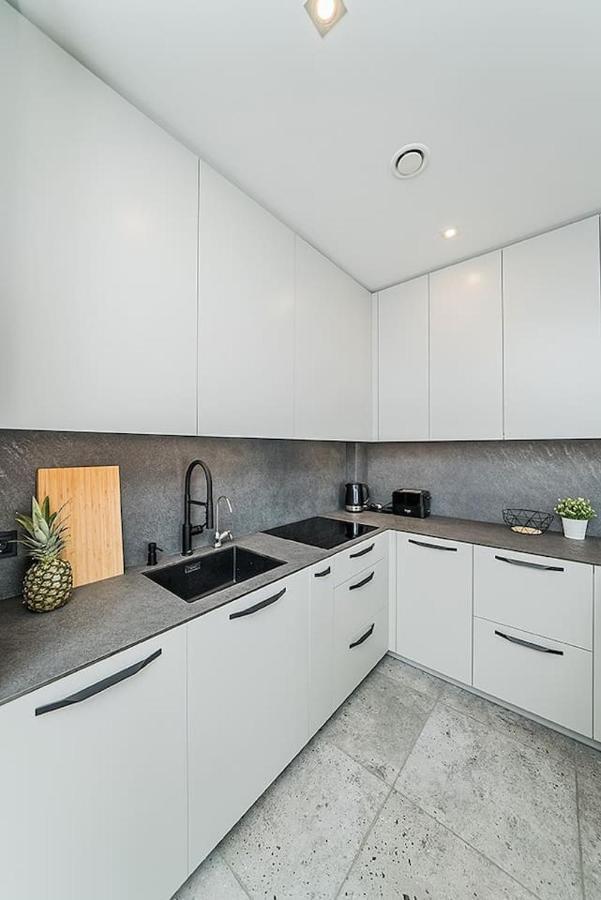 Lovely Apartment With Private Terrace By Urban Rent Kaunas Kültér fotó