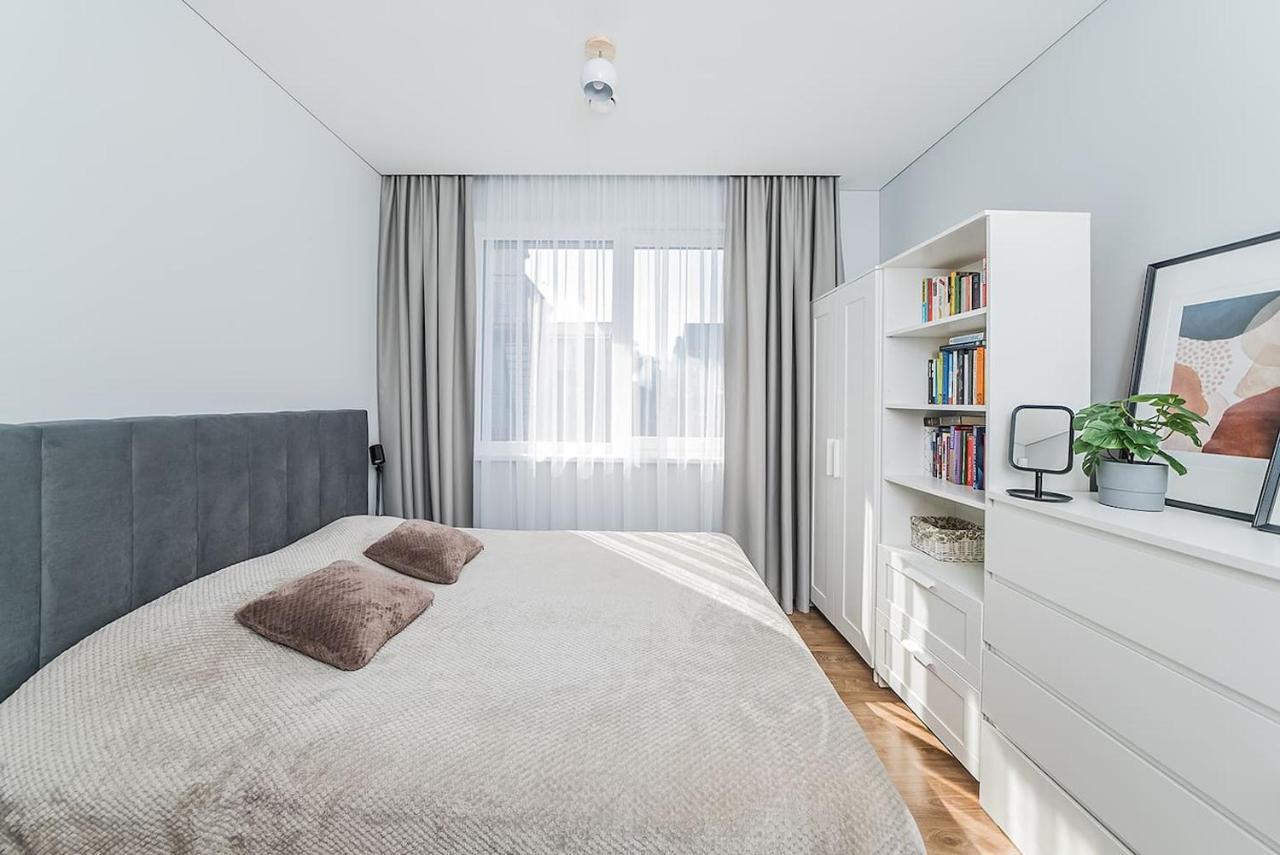 Lovely Apartment With Private Terrace By Urban Rent Kaunas Kültér fotó