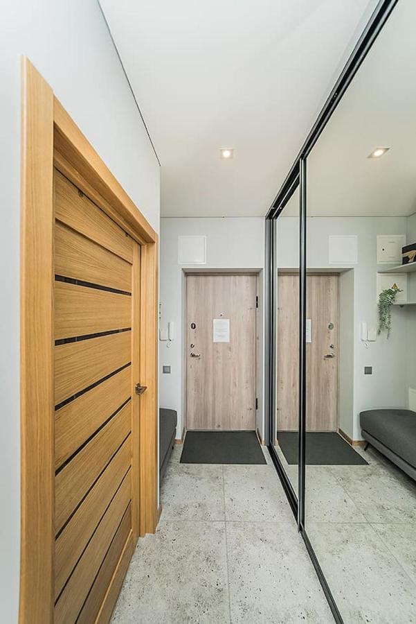 Lovely Apartment With Private Terrace By Urban Rent Kaunas Kültér fotó